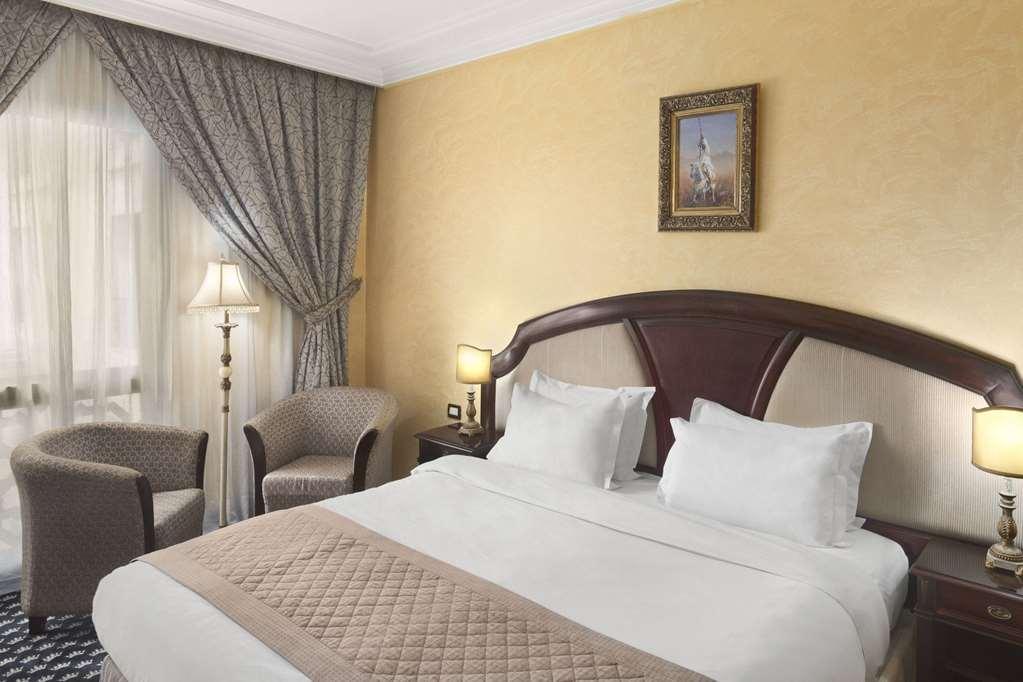 Ramada By Wyndham Fes Hotell Rom bilde
