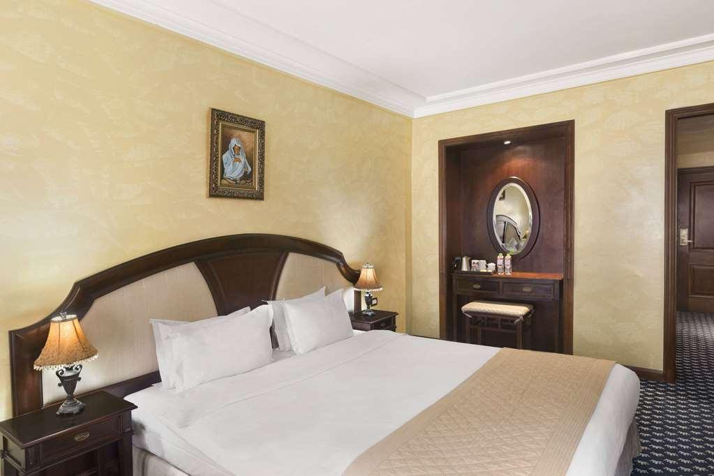 Ramada By Wyndham Fes Hotell Rom bilde