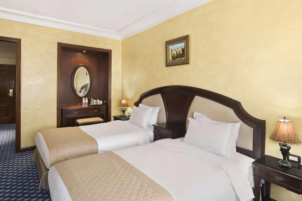 Ramada By Wyndham Fes Hotell Rom bilde