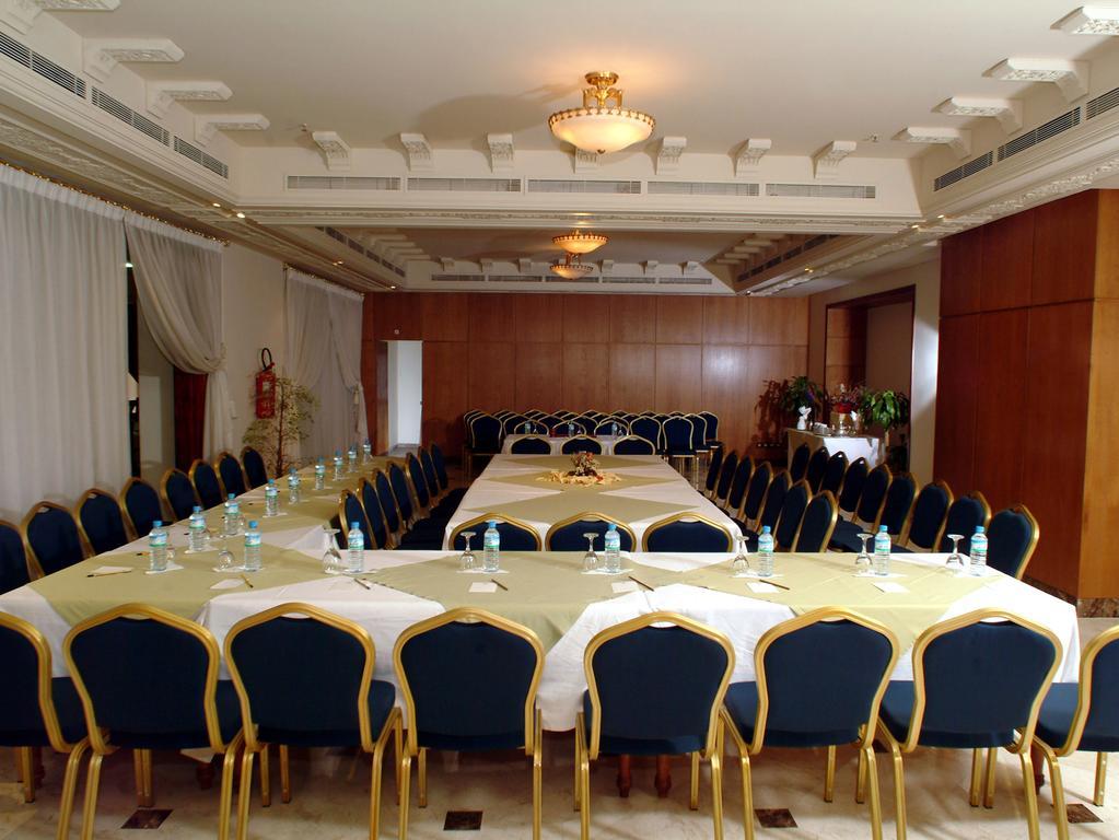 Ramada By Wyndham Fes Hotell Restaurant bilde