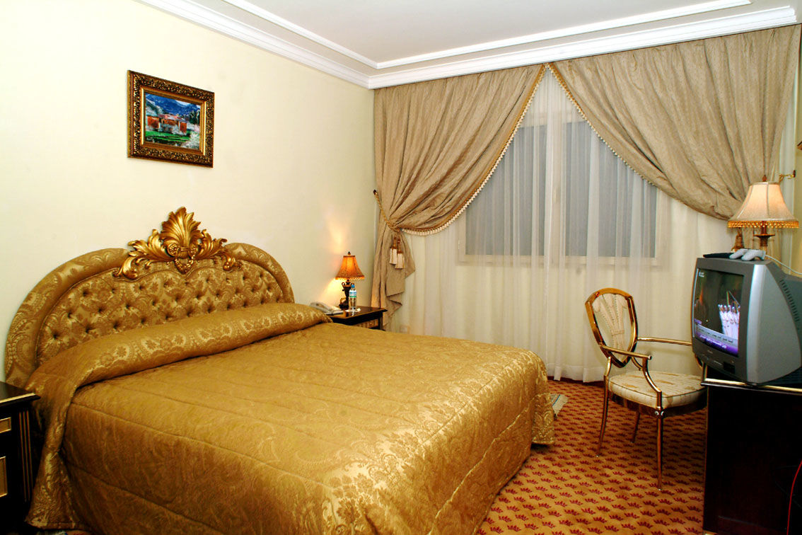 Ramada By Wyndham Fes Hotell Rom bilde